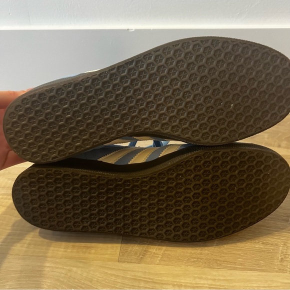 Adidas Gazelle Men's Blue and White Sneakers - Picture 5 of 6